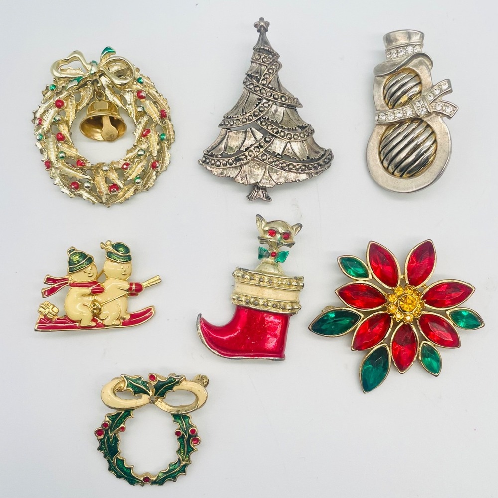 7 Christmas Brooch Pin Lot Mixed Holiday Jewelry Tree Snowman Flower Wreath